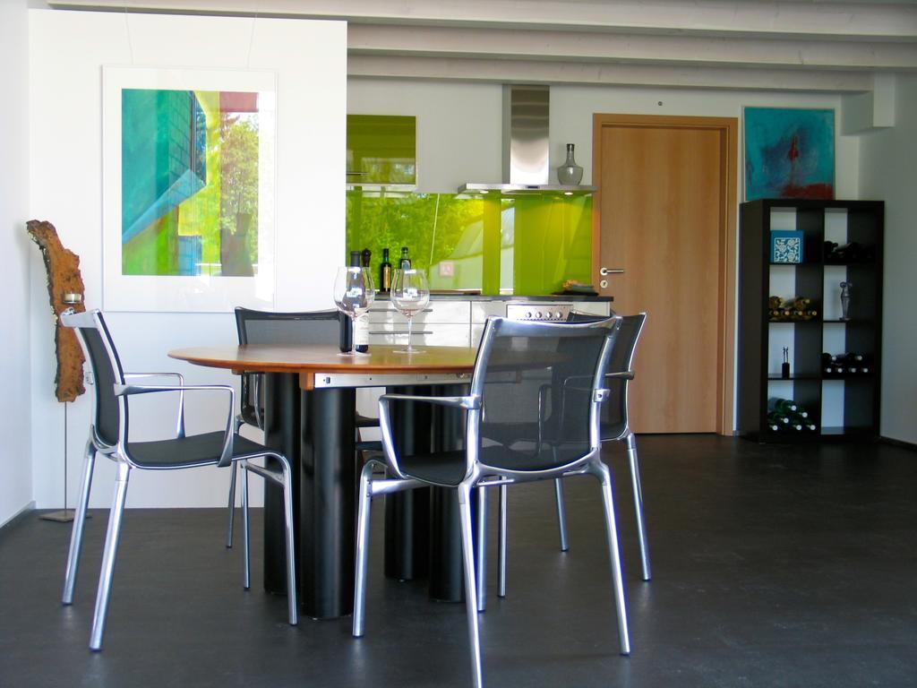 Artist'S Loft Zur Maloya Apartment Ormalingen Bilik gambar